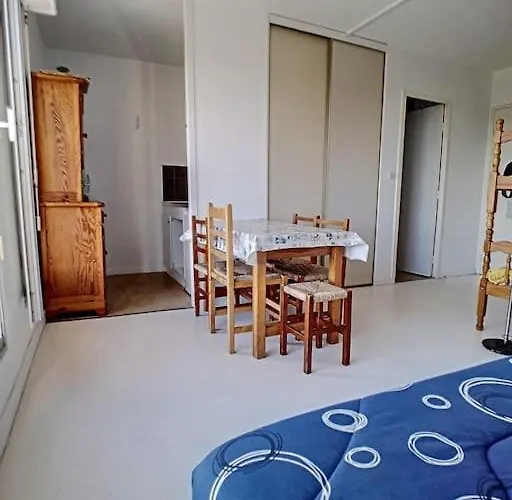 Dans Résidence - S04201 * Soulac-sur-Mer