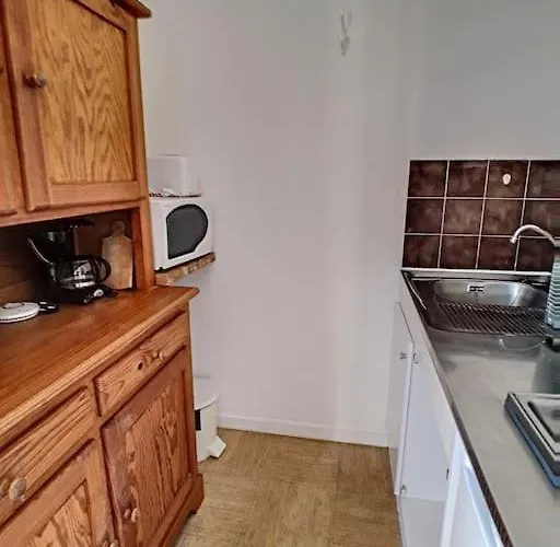 Dans Résidence - S04201 *